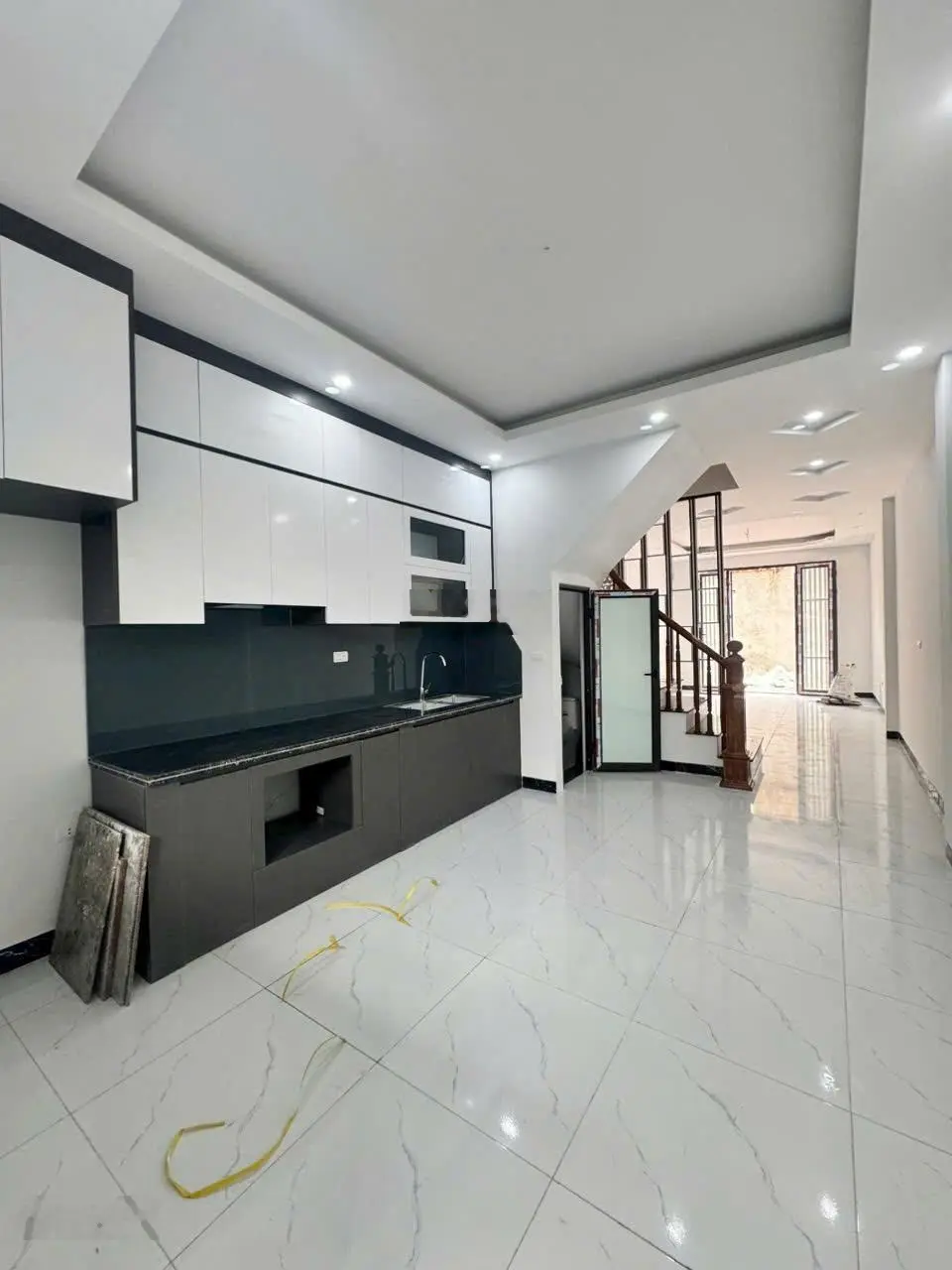 Chỉ 3 tỷ có nhà 3T*43m2 ô tô đỗ cổng, 2 mặt thoáng, ngõ rộng tiện ích đầy đủ. Cách KĐT Đô Nghĩa 2km