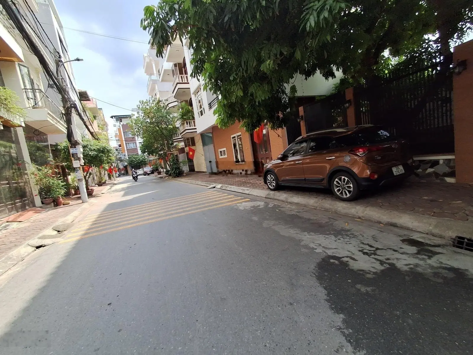 Chính chủ cần bán nhà C4 lô góc khu 918 - Long Biên, diện tích 48,9m2 MT3,8m nở hậu 5,2m, giá 7,7tỷ