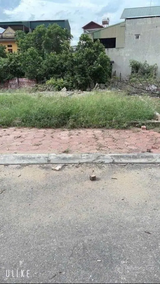 Bán đất lô góc, vỉa hè, oto tránh, đối diện chợ mới Cự Khối, 36.2m2, thương lượng giá tốt