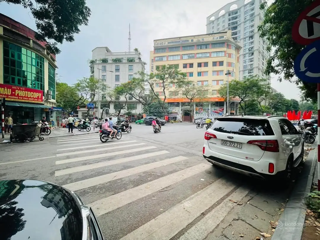Bán nhà mặt phố - Lê Đại Hành - mở VP, kinh doanh đỉnh - Hai Bà Trưng DT 42m2, 5tầng. Giá 30 tỷ