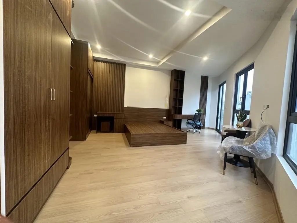 Hàng độc lô góc thang máy ngọc thuỵ long biên hà nội 45m2