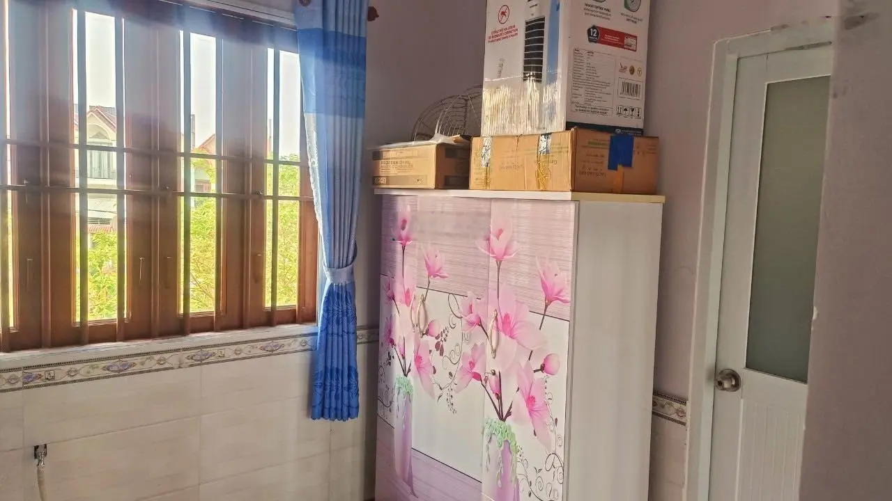 3 tỷ 950 nhà lầu trệt Vincom Dĩ An
