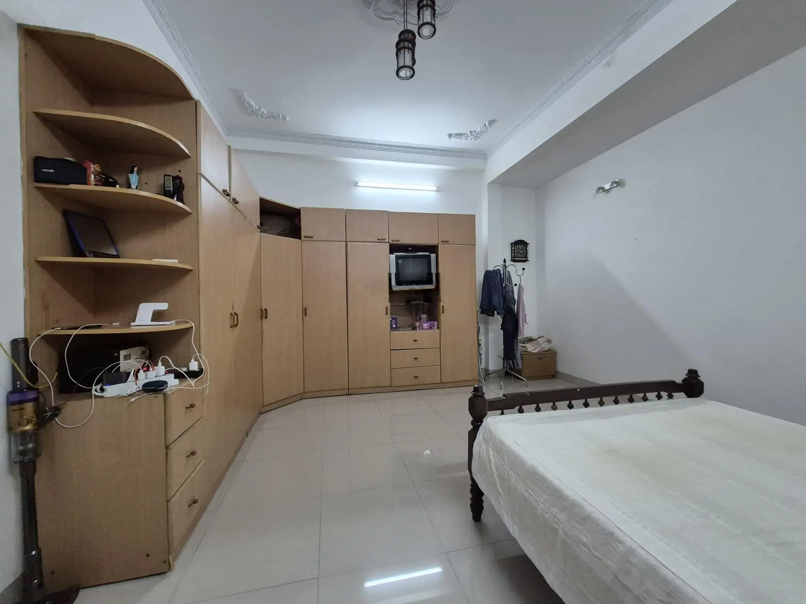 Nhà 3 Tầng, Ngay Trung Tâm Phố, Kiệt rộng thông thoáng, Ngay cạnh 2 bệnh viện lớn C và Đa Khoa