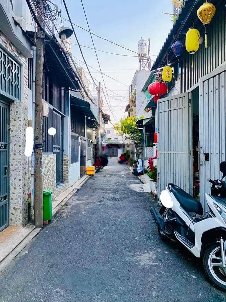 Bán Gấp Nhà 2 Tầng, Nguyễn Văn Khối. Gần Công Viên Làng Hoa