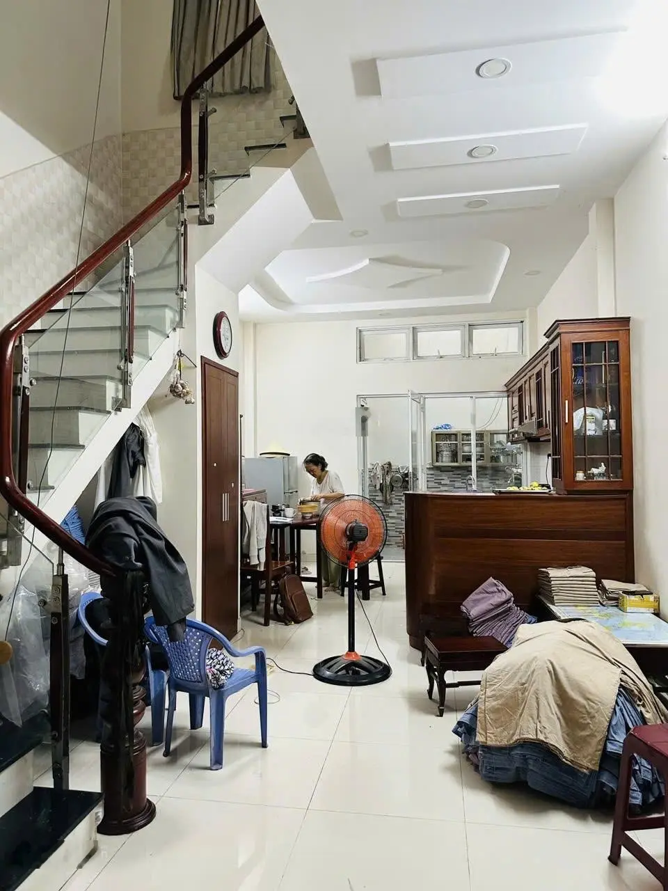 Bán nhà quận tân bình - đường tứ hải - 74m2 - 4 tầng hoàn công - xe hơi đỗ cửa - chỉ hơn 9 tỷ.