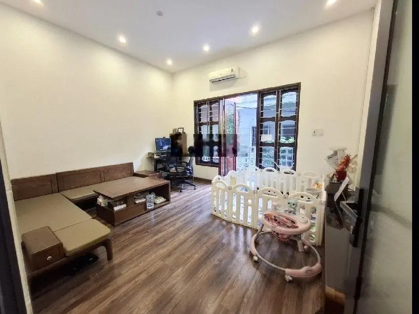 Nhà phố Trần Quốc Hoàn 54/58m2 4 tầng nhà đẹp ô tô đỗ cửa