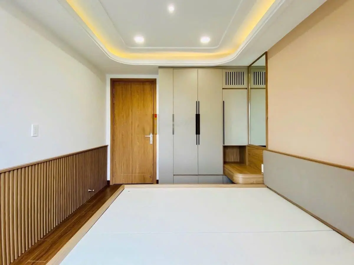 Bán gấp giá tốt nhất 3tỷ7 quay đầu trong khu vực quận 10. Dt 65.1m2, shr, hđt cao 17triệu/1tháng.