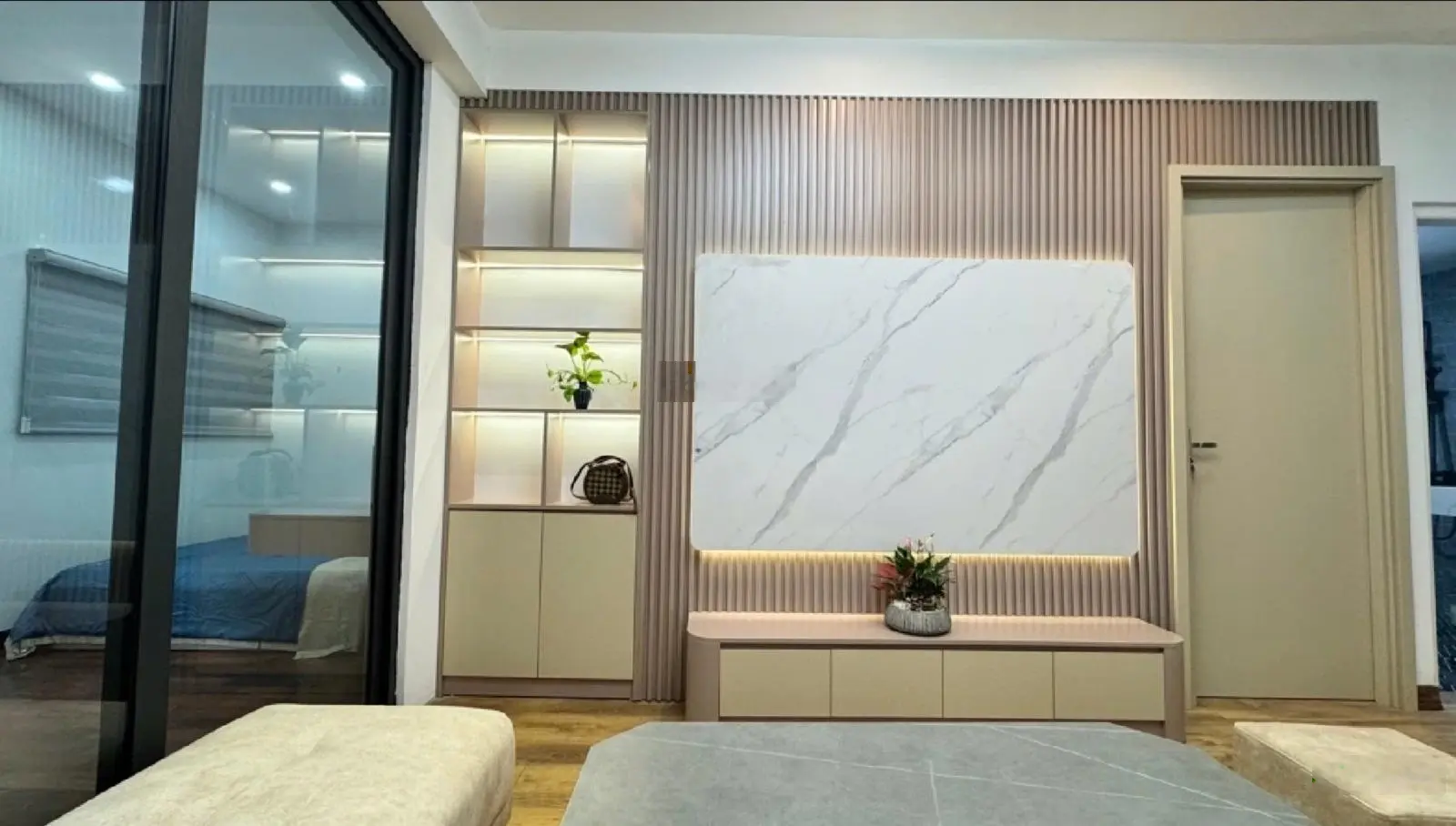 Bán C.C B3 Nguyễn Khánh Toàn 55m2 , 2PN , tặng nội thất xịn, ở ngay, giá 3,68 tỷ