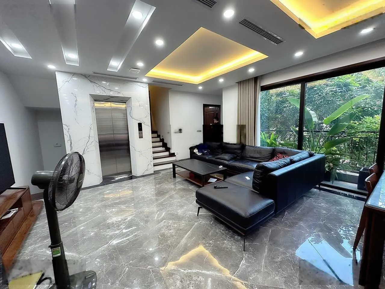 Mặt tiền 10m Yên Lãng! Lô góc xây mới 7 tầng nội thất sang trọng thang máy. Gara ôtô. Ảnh thật 100%