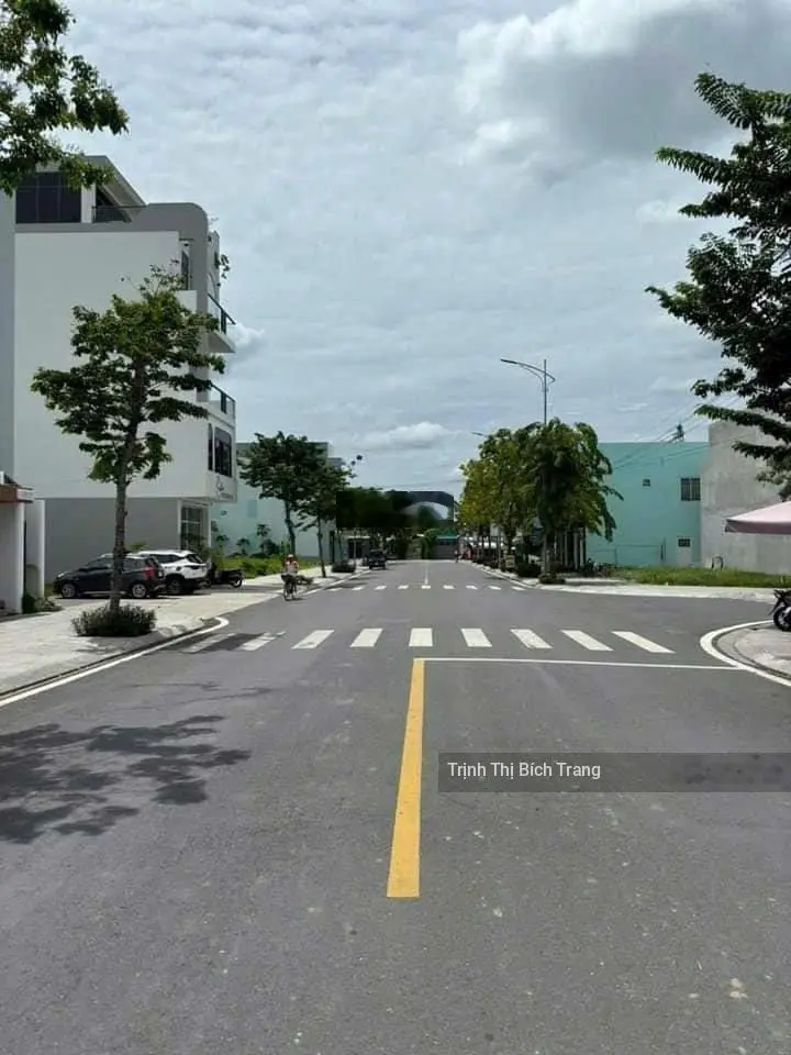 Cần bán đất đẹp đường Đoàn Hoàng Minh, Phú Khương, DT: 120m2, SHR, gần chợ ngã 5. Đất TC. SHR