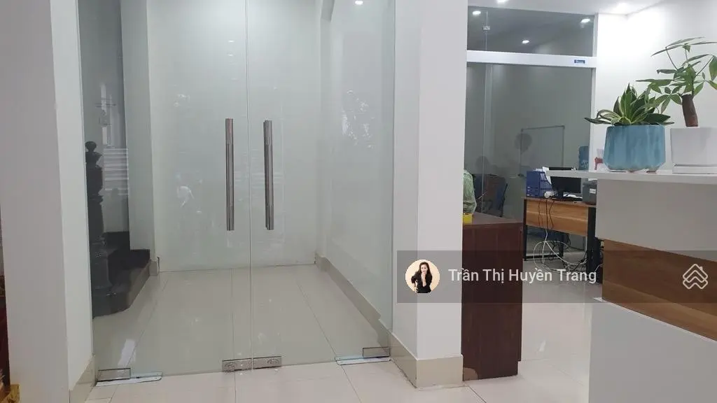 Bán toà văn phòng 121m2 Võ Chí Công, đối diện liên cơ, sát Hồ Tây, gara ô tô 20m ra mặt phố - 26 tỷ