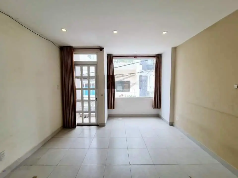 Bán nhà ngộp đường Bùi Minh Trực, Quận 8. Giá chỉ 2 tỷ 450. Hẻm xe hơi.Phù hợp mua ở hoặc kinhdoanh