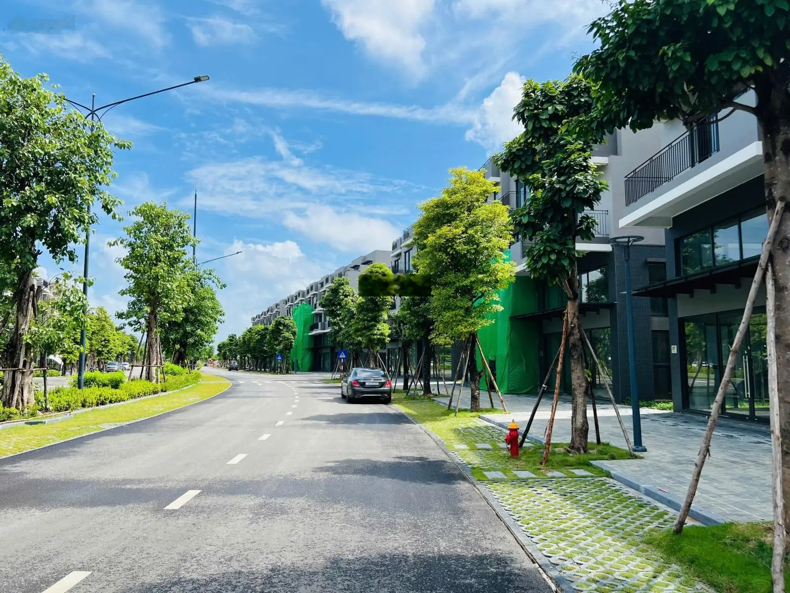 Cắt lỗ căn biệt thự hoa hậu 113m2, giá chỉ 8.5 tỷ, căn vip xẻ khe, 4 tầng, Eco Central Park Vinh