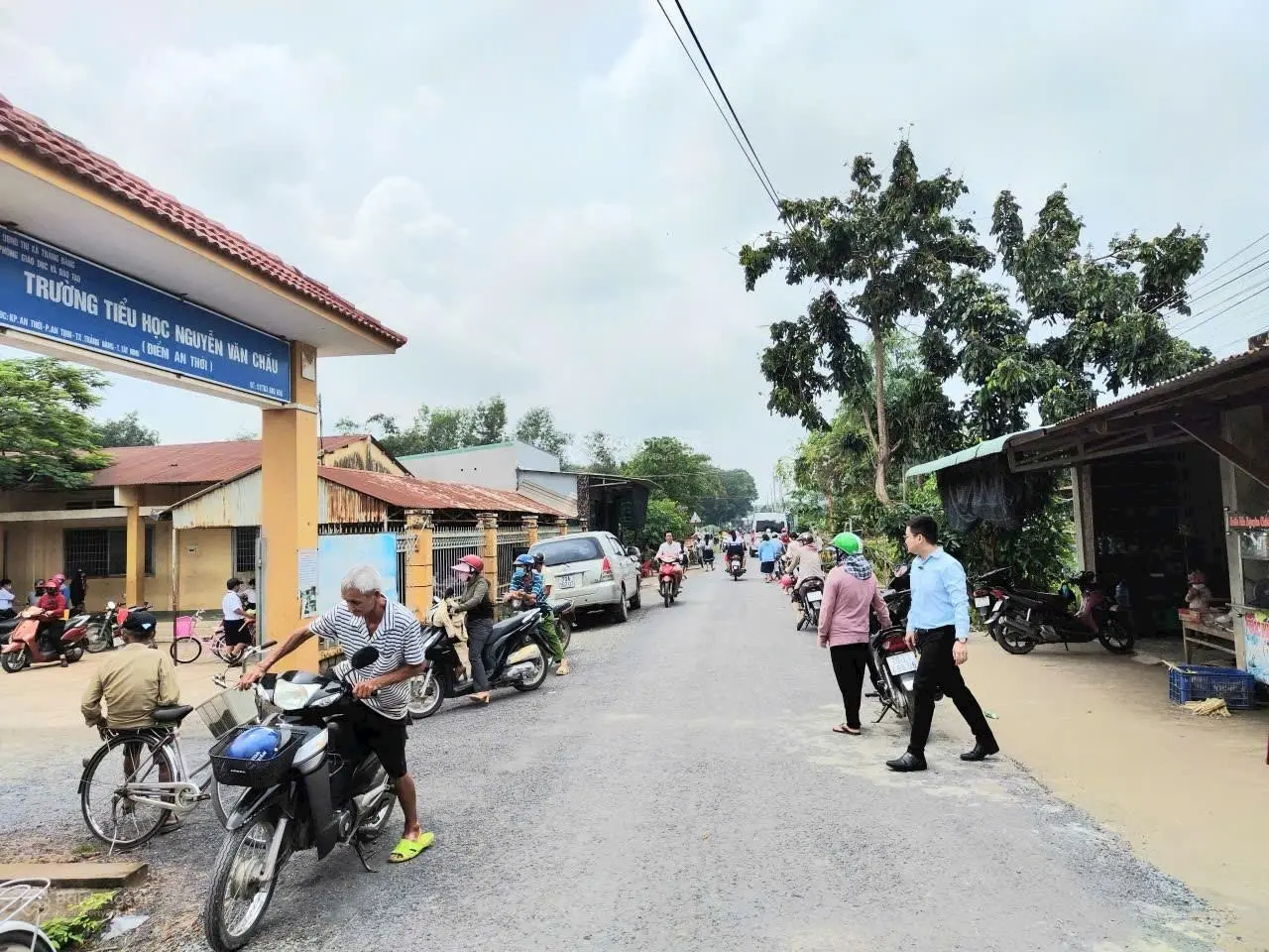 Bán nhà đẹp kiên cố 1tỷ475 68m2 SHR 1trệt 1lầu xã An Thới, Trảng Bàng