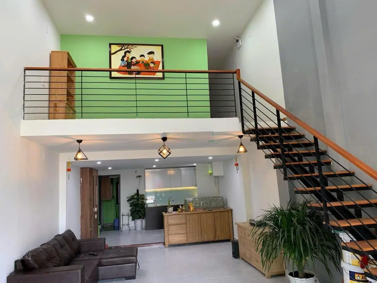 Bán nhà mê lửng mặt tiền đường Hoàng Bích Sơn vị trí cách biển 200m2 chỉ 5p đi bộ