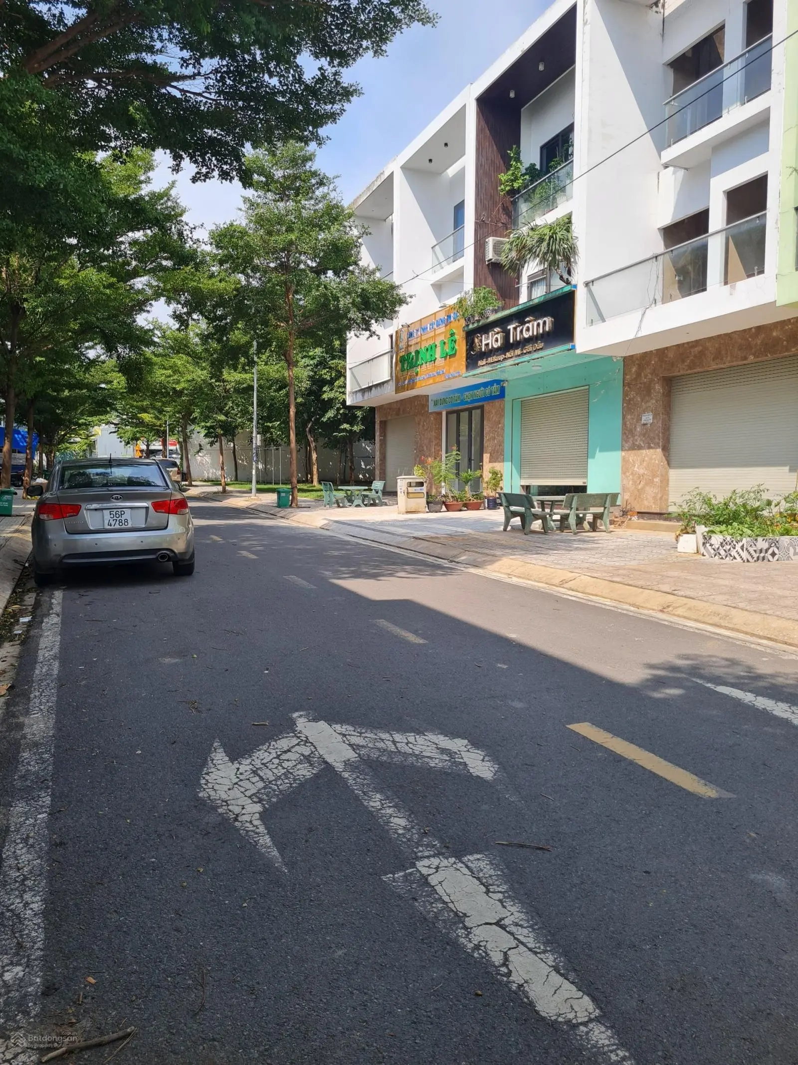 Nhà phố liền kề mới - tiện kinh doanh - Nhà 2 lầu trong khu dân cư Tam Hiệp, Lý Văn Sâm nối dài