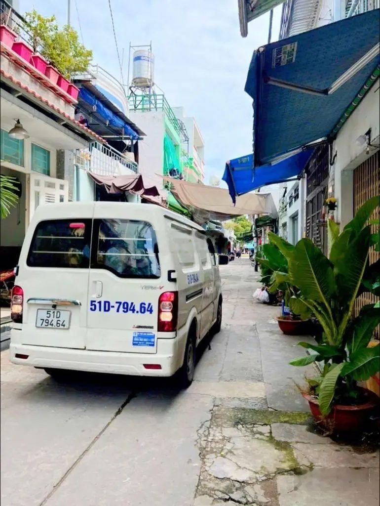 BÁN NHÀ HẺM XE HƠI 8m ,NGAY CÔNG VIÊN CẦU TRẮNG, GIÁP TÂN PHÚ . DIỆN TÍCH 48M2 . GIÁ NHỈNH 5 tỉ .