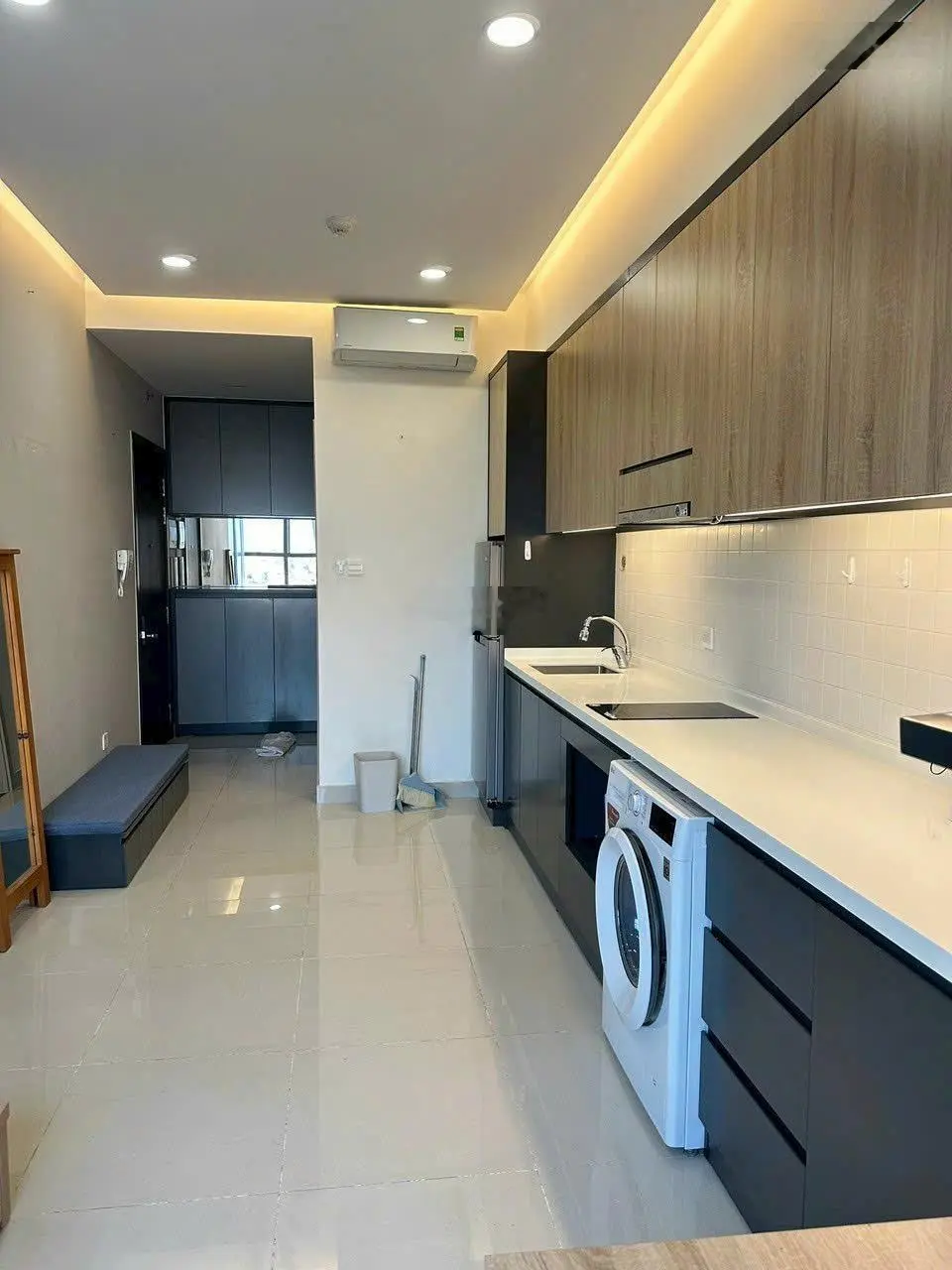 The Sun Avenue Ofifcetel tầng trung view đẹp Đông Nam full nội thất cao cấp giá bán nhanh 1,890 tỷ