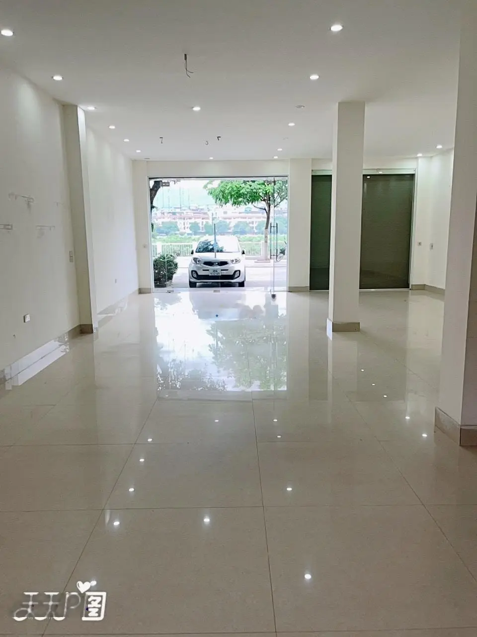 Bán nhà 5 tầng view sông Hồng đẹp lung linh tại đường D1 Phố Mới, giá tốt nhất thị trường