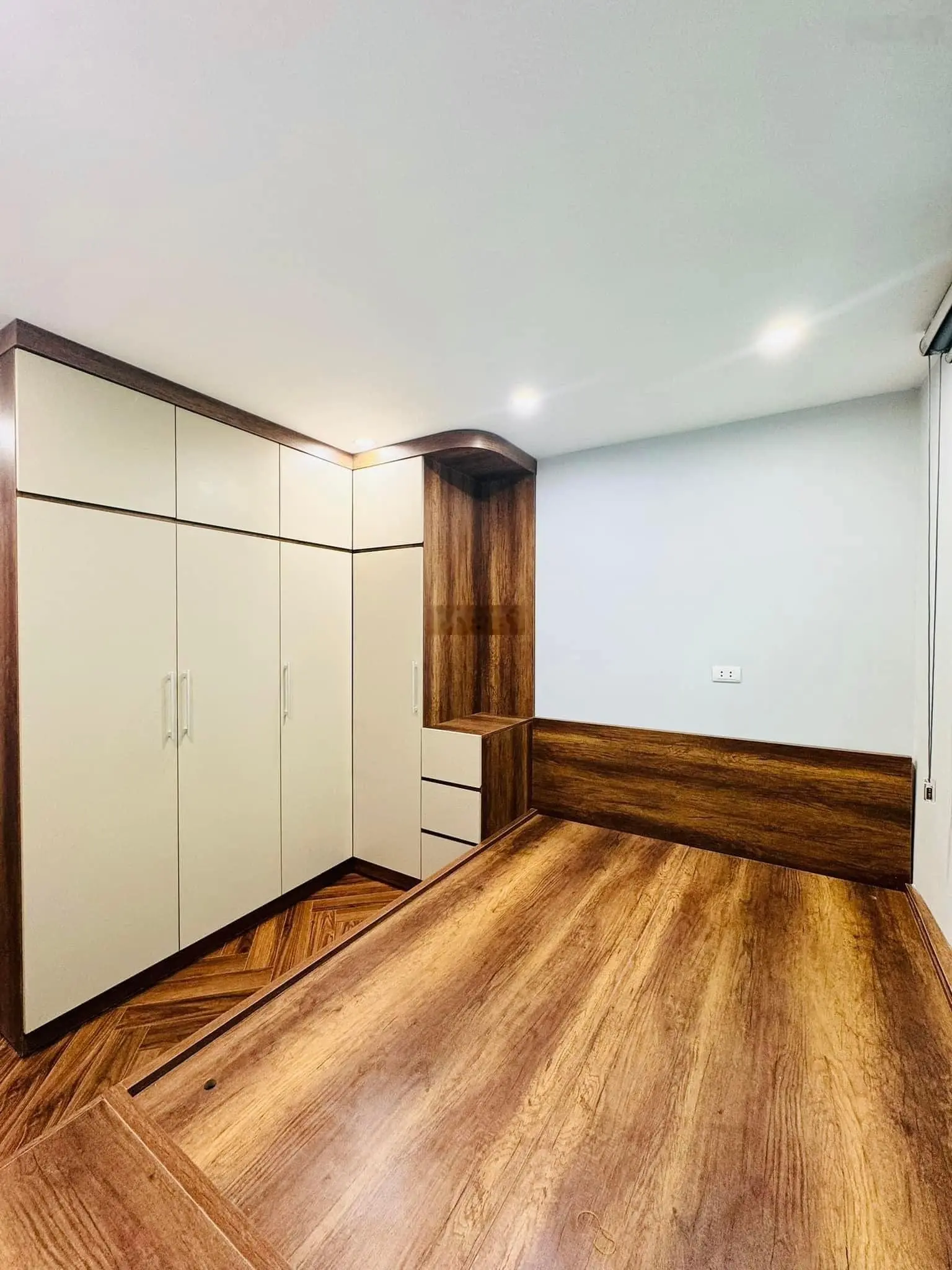 6.8 tỷ-38m2-lò đúc- trần khát chân-full nội thất- gân phố