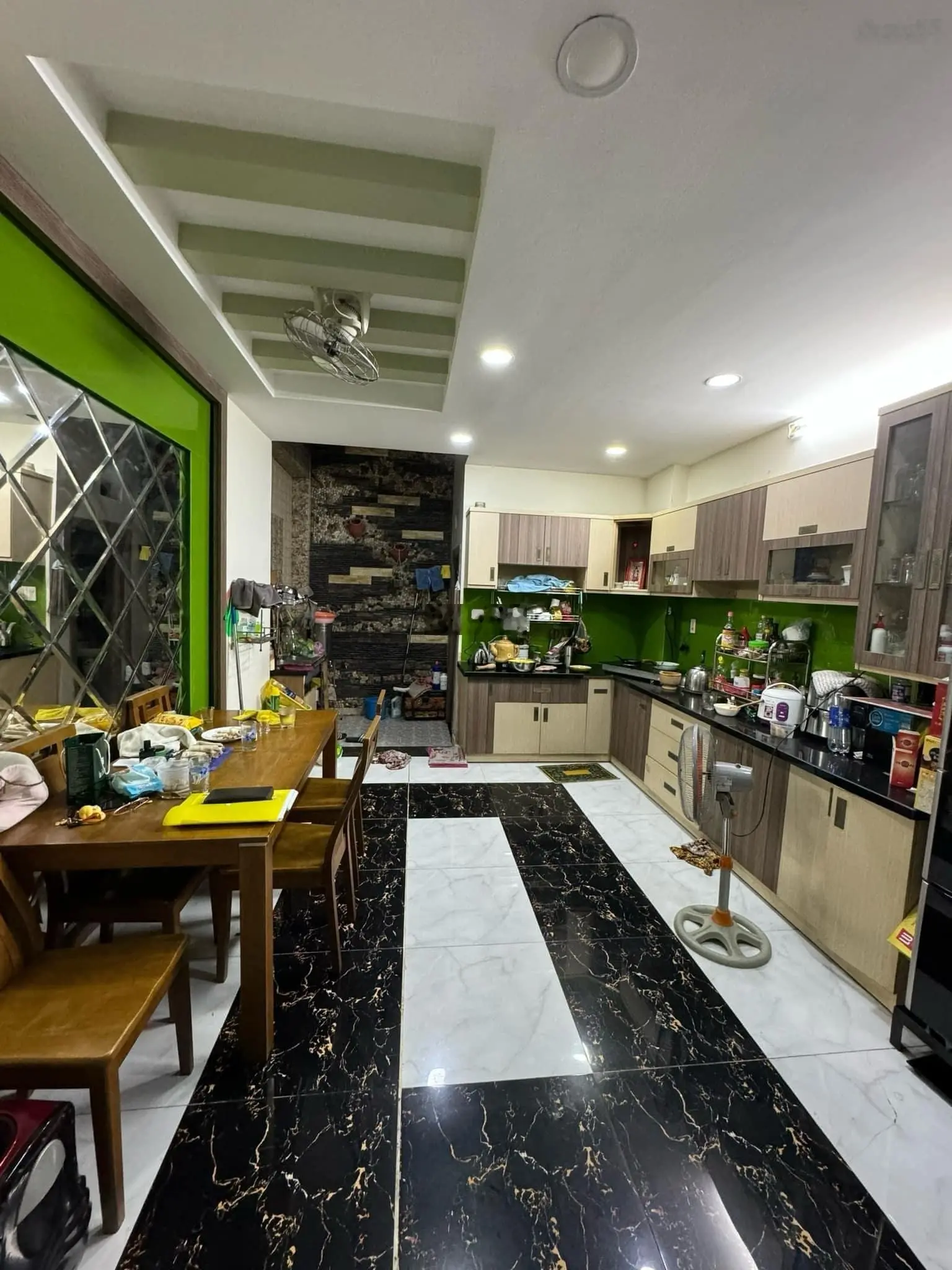 Phan Huy Ích - Tân Bình - ôtô đậu cửa vào nhà - nhà đẹp 4 tầng - sổ vuông - 8,2 tỷ