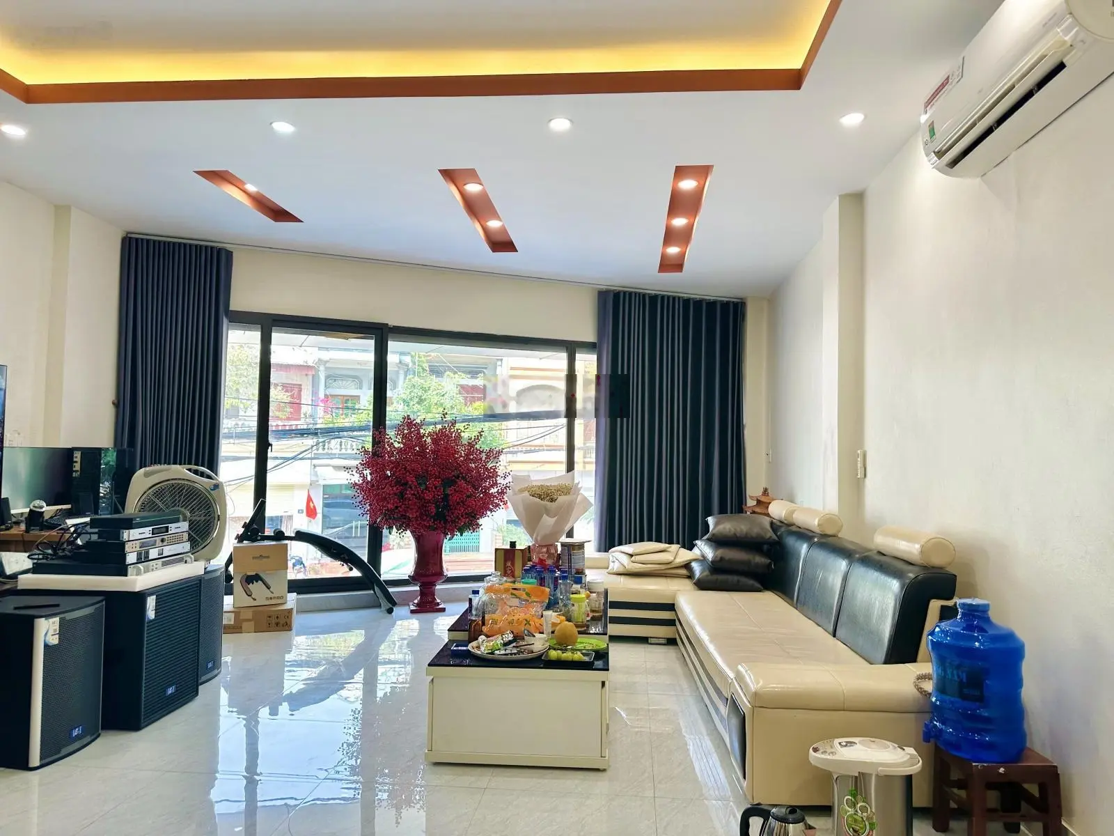 Bán căn nhà kinh doanh trục chính đường Phan Đình Phùng