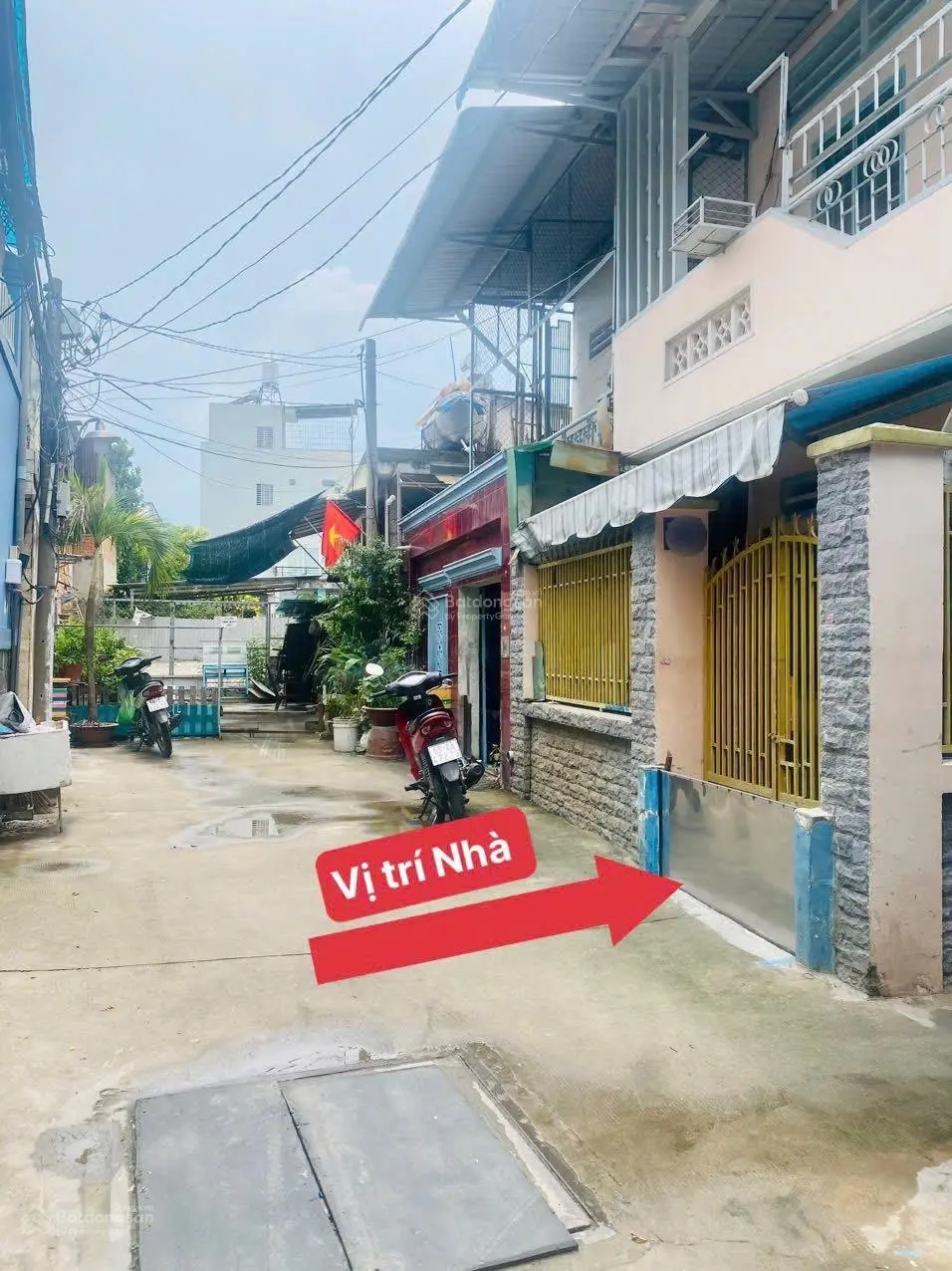 Quá rẻ Nhà 4 tỷ/1 trệt 1 lầu ngay chợ Thủ Đức, SHR, 75m2 đất thổ cư, 130m2 DT sàn, nhà hoàn công đủ