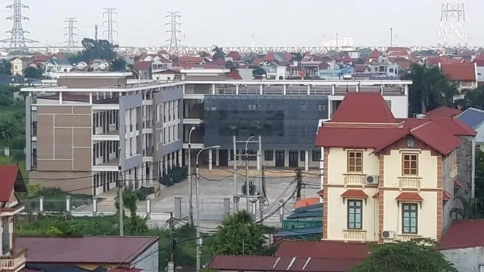 nhà 3 tầng mới tinh về ở vị trí tiện ích đẳng cấp miễn bàn DT 44m đường thông oto Đại mạch ĐA-HN