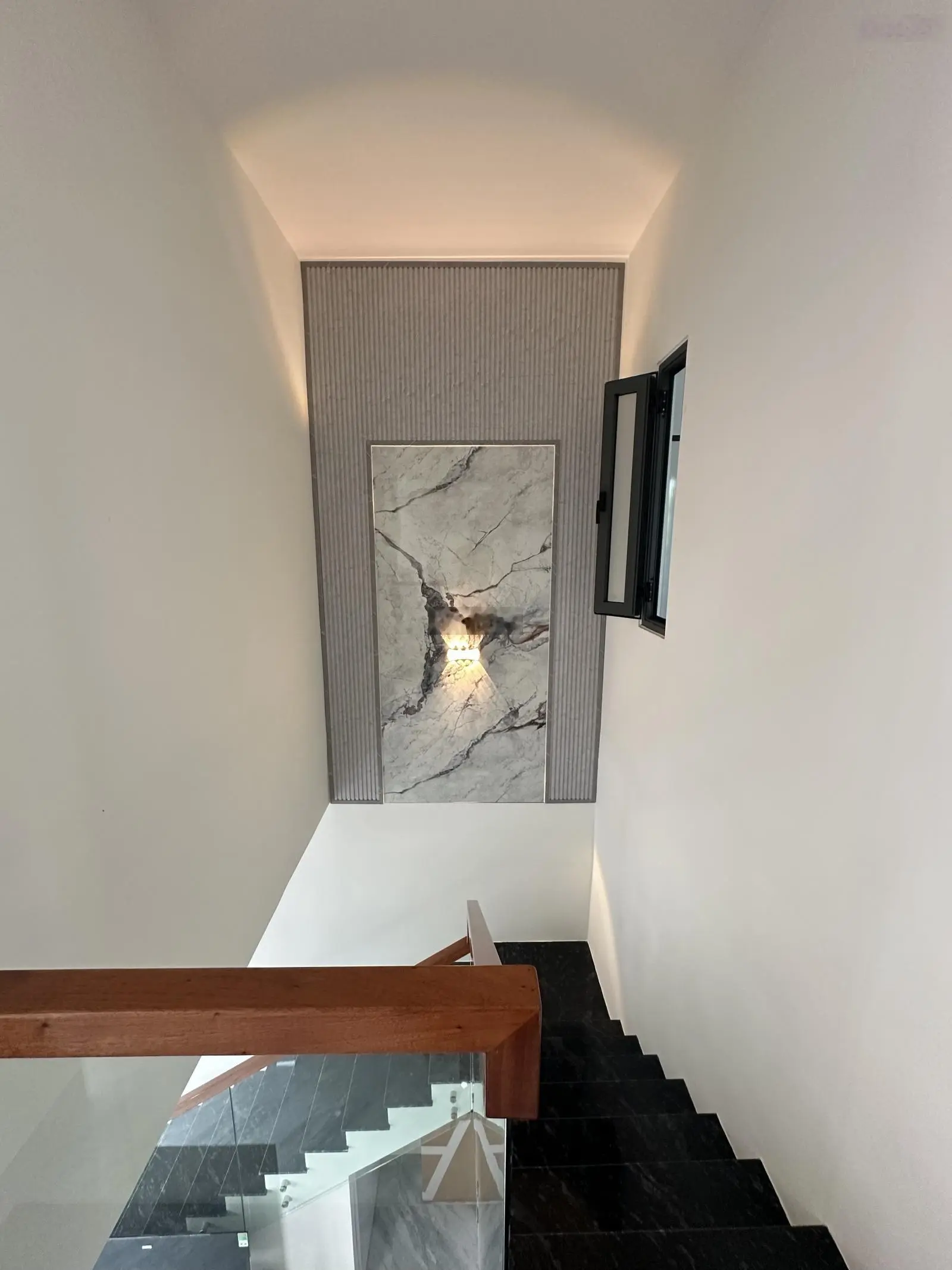 Nhà 2 tầng đẹp vừa mới hoàn thiện, full nội thất - kiệt oto hà huy tập 3,x tỷ - hoà khê - thanh khê