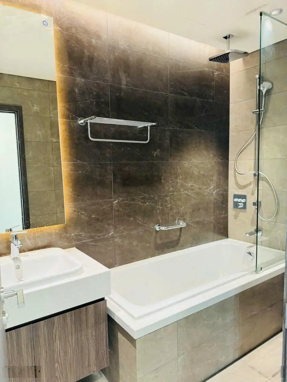 View đẹp nhất Centery - 3PN tháp C6 - 121m2 - View Landmark - Chiết khấu 17% - Nhận nhà ngay