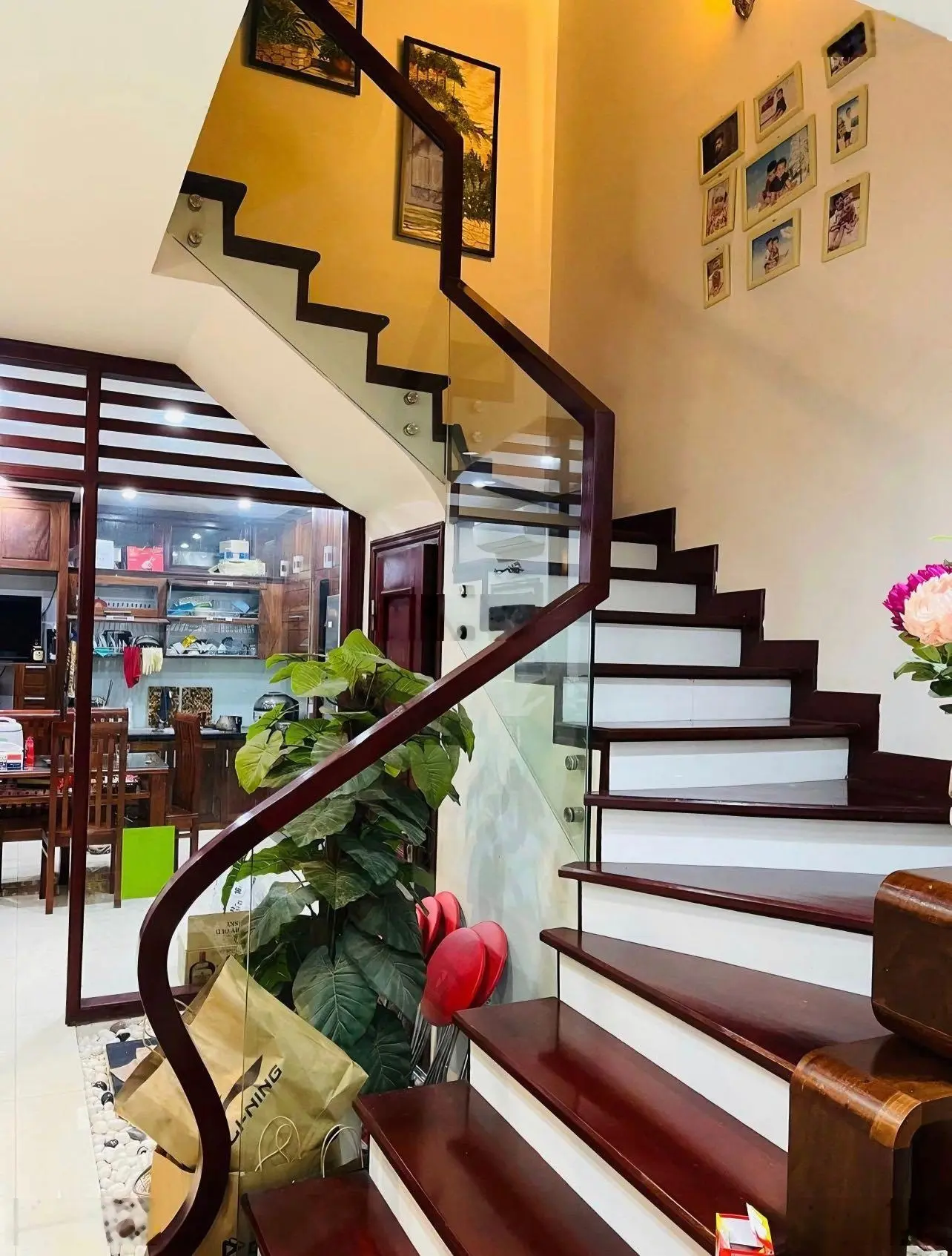 Bán nhà tại ngõ Quỳnh, đầy đủ công năng cho gia đình, 5 tầng, hơn 5 tỷ