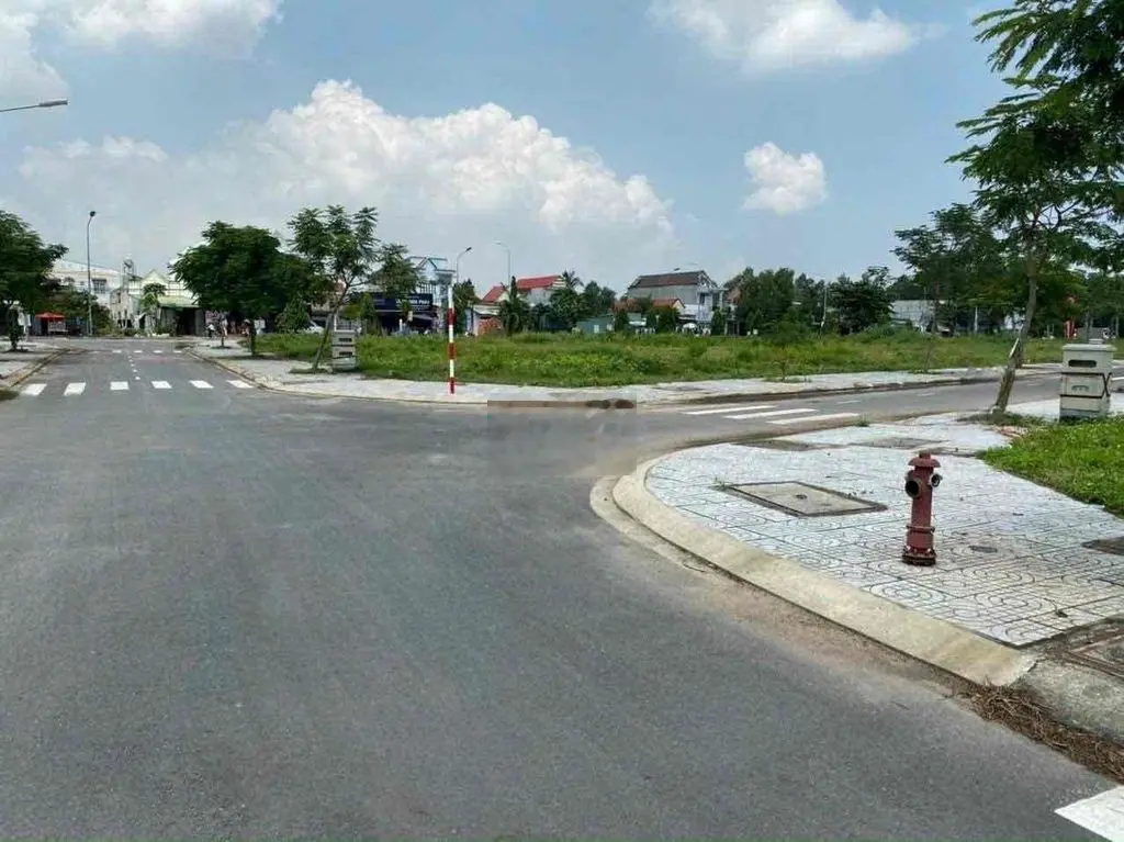 Cắt lỗ 300tr bán gấp lô Ql51ngay sân bay Long Thành,1Ty880 sang tên
