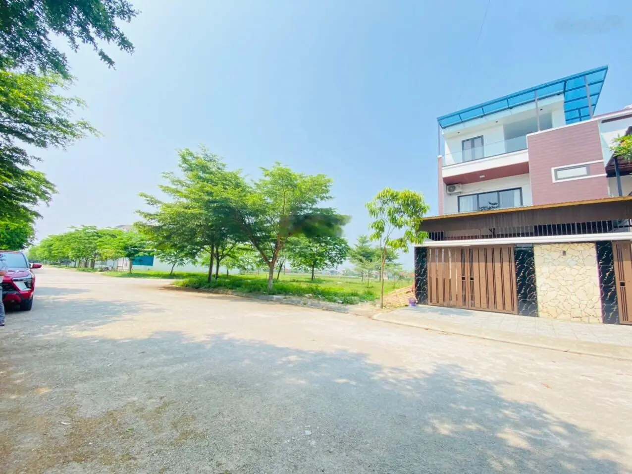 BÁN GẤP LÔ ĐẤT ĐẸP ĐƯỜNG 17M GẦN BẾN XE BẮC VINH