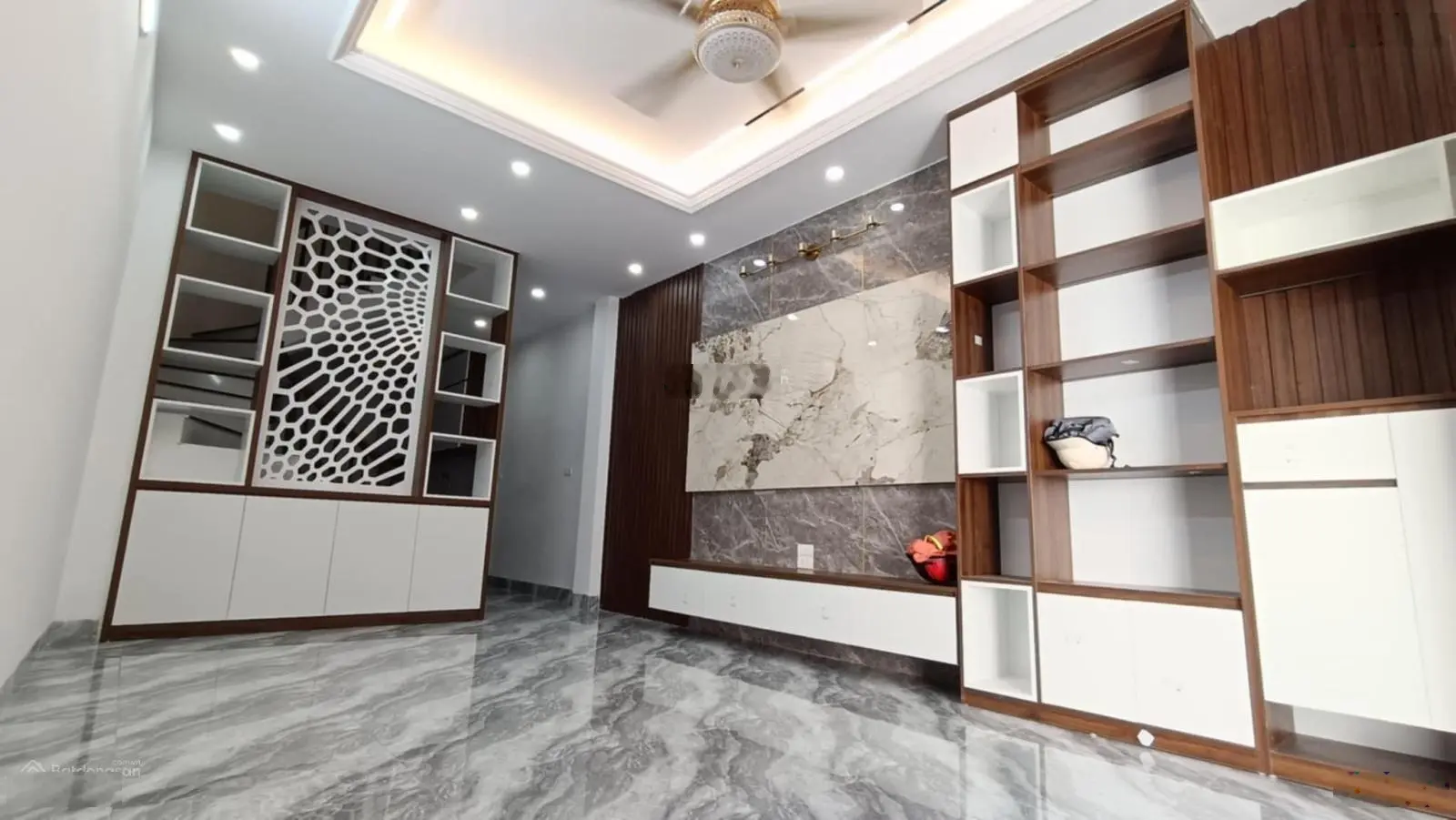 Nhà xây mới hiện đại, ngõ nông, diện tích 55m2 x 4 tầng, giá nhỉnh 5 tỷ