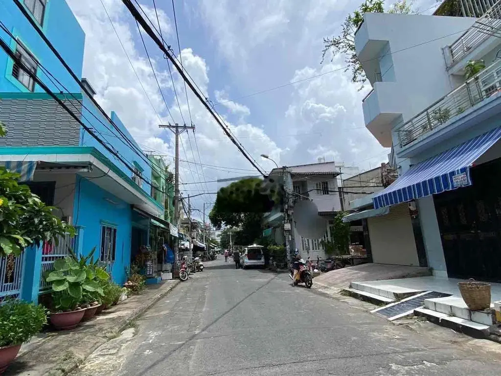 Mặt tiền Lê