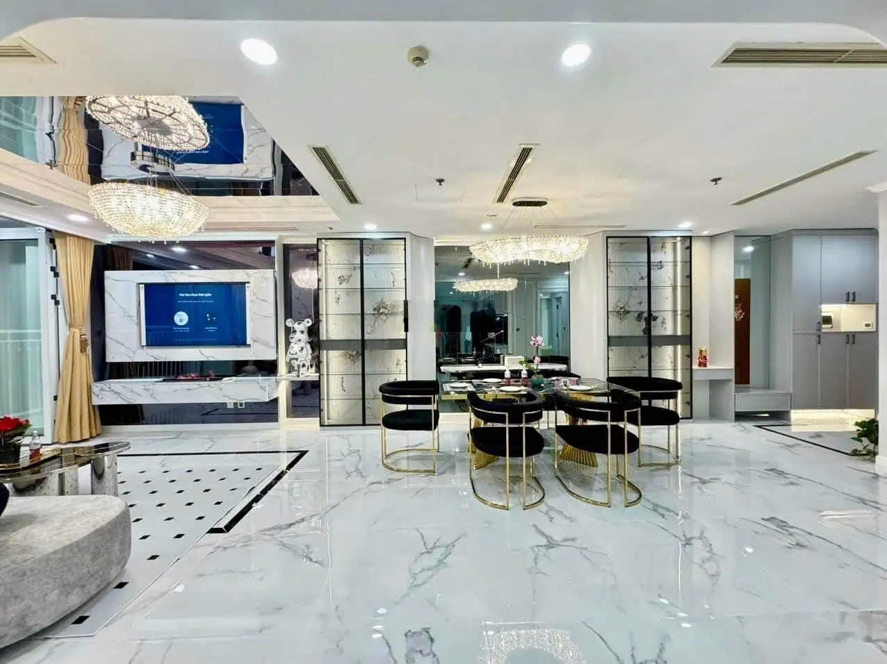 Bán gấp căn hộ Carillon 7 Tân Phú 115m2 3PN, 2WC, giá 4 tỷ 9 có sổ hồng. LH: 0902 369 ***
