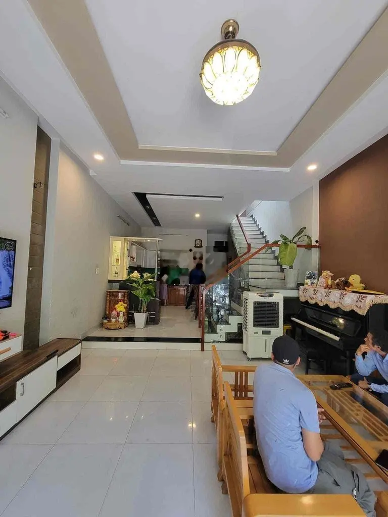 Nhà 2 tầng MT Hoà Minh kết cấu 3 tầng công năng đầy đủ giá chính chủ