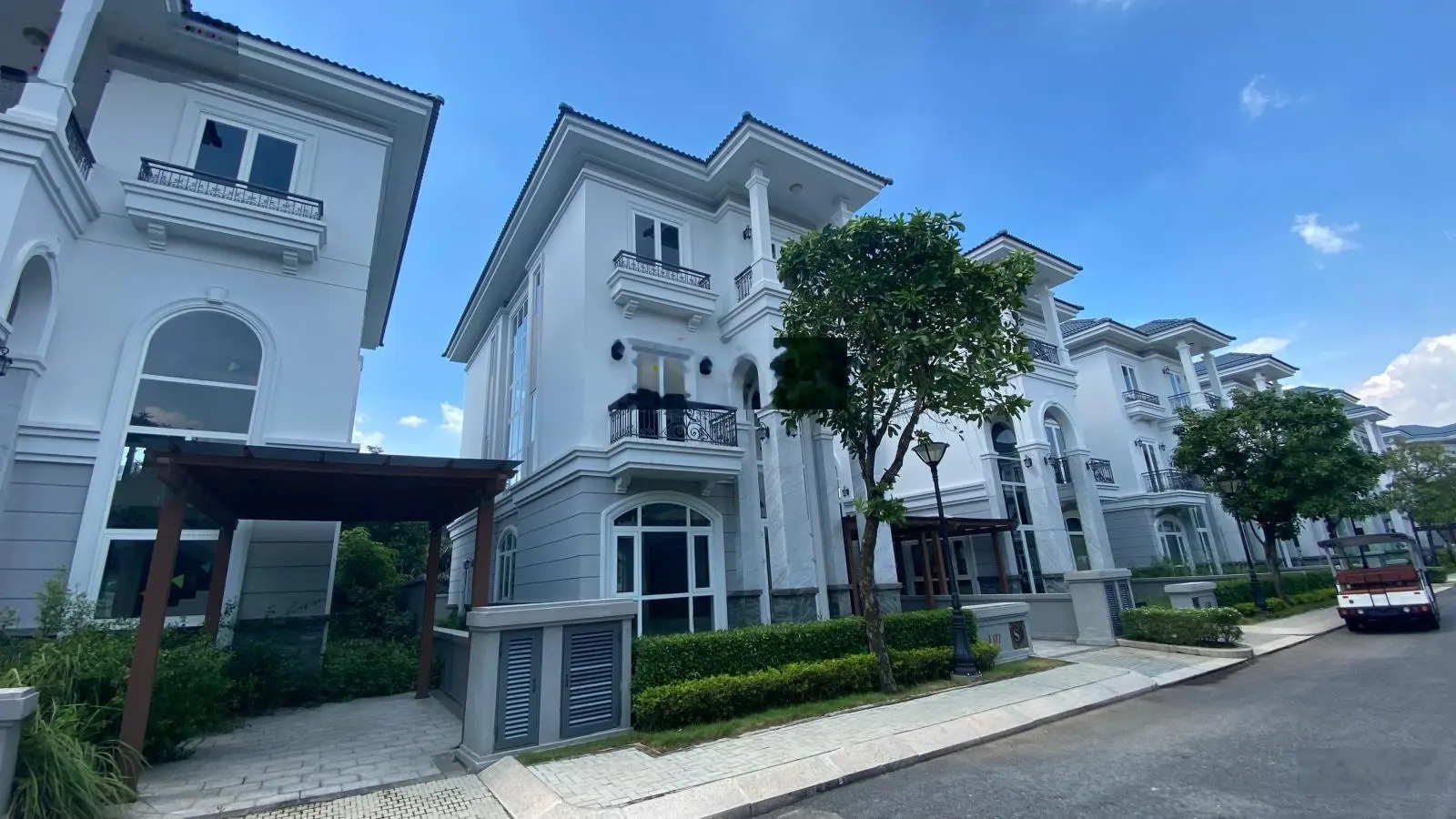 Q2 bán căn biệt thự đơn lập Sol Villas 264m2 giá tốt 28,9 tỷ từ chủ đầu tư - ĐT: 0908 137 ***