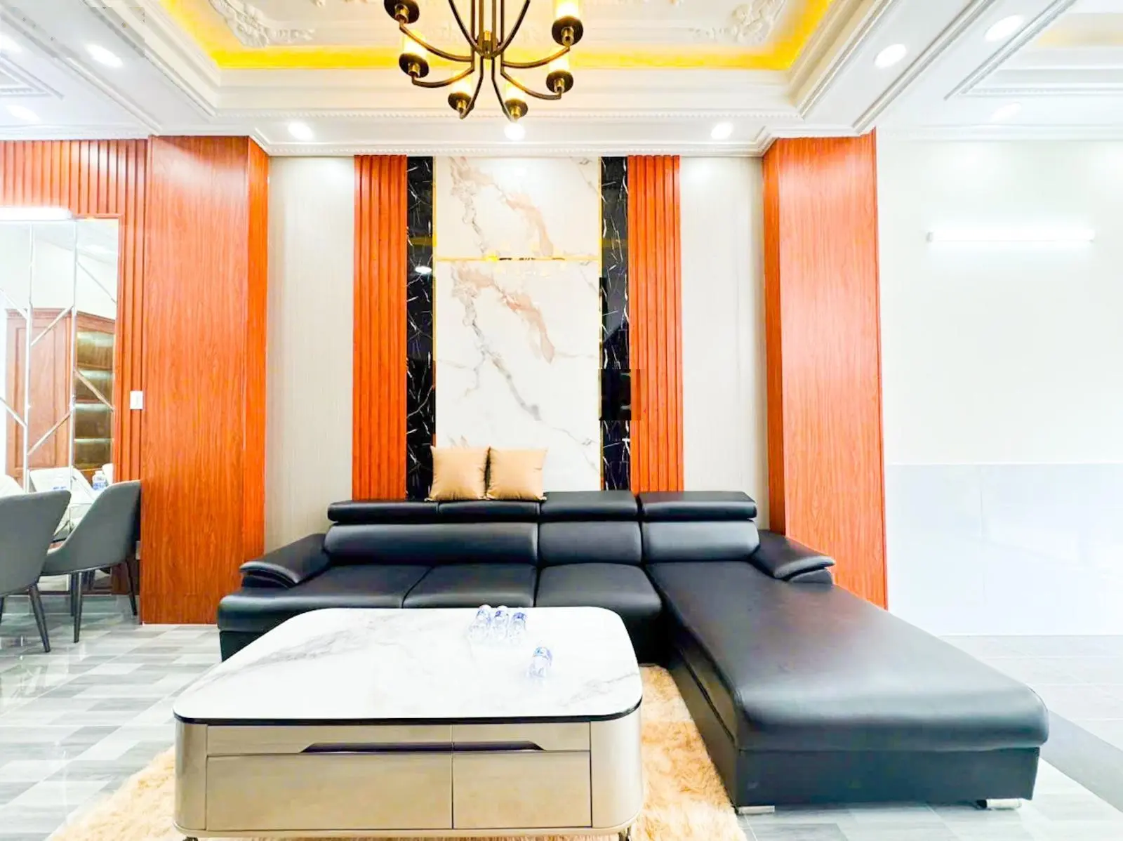 Bán nhà sổ riêng 50m 4 tầng full nội thất đường xe hơi thông Đào Tông Nguyên TT Nhà Bè