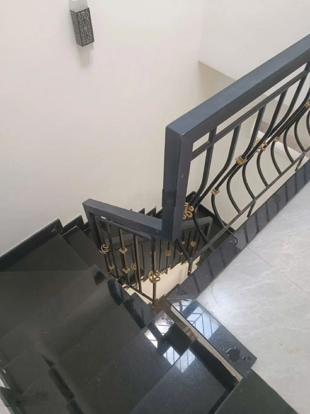 Nhà 3 tầng đường Hòa An 7- Cẩm Lệ- diện tích gần 50m2 - ngang 5m - đầy đủ công năng- chỉ nhỉnh 3 tỷ