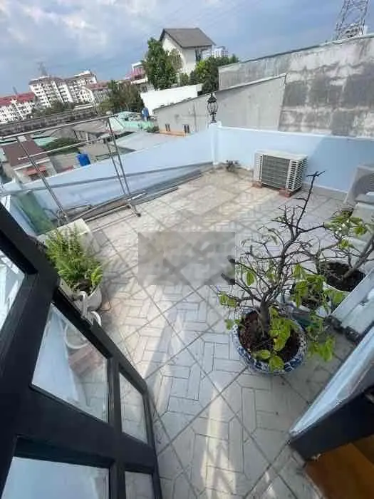 NHÀ MỚI Ở NGAY NGUYỄN VĂN QUỲ, 60M2,4T, SHR, FULL NỘI THẤT CAO CẤP.