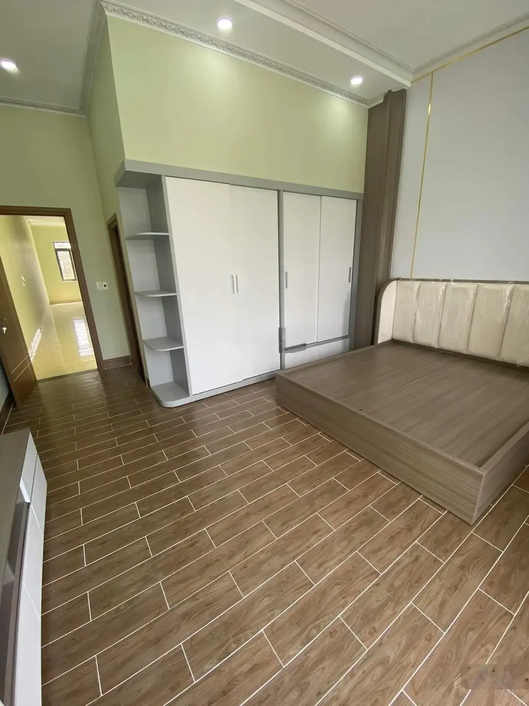Bán nhà mặt phố tại đường 91, 150m2, đẹp, nhiều tiện ích tại P Phú Tân TP TDM Bình Dương