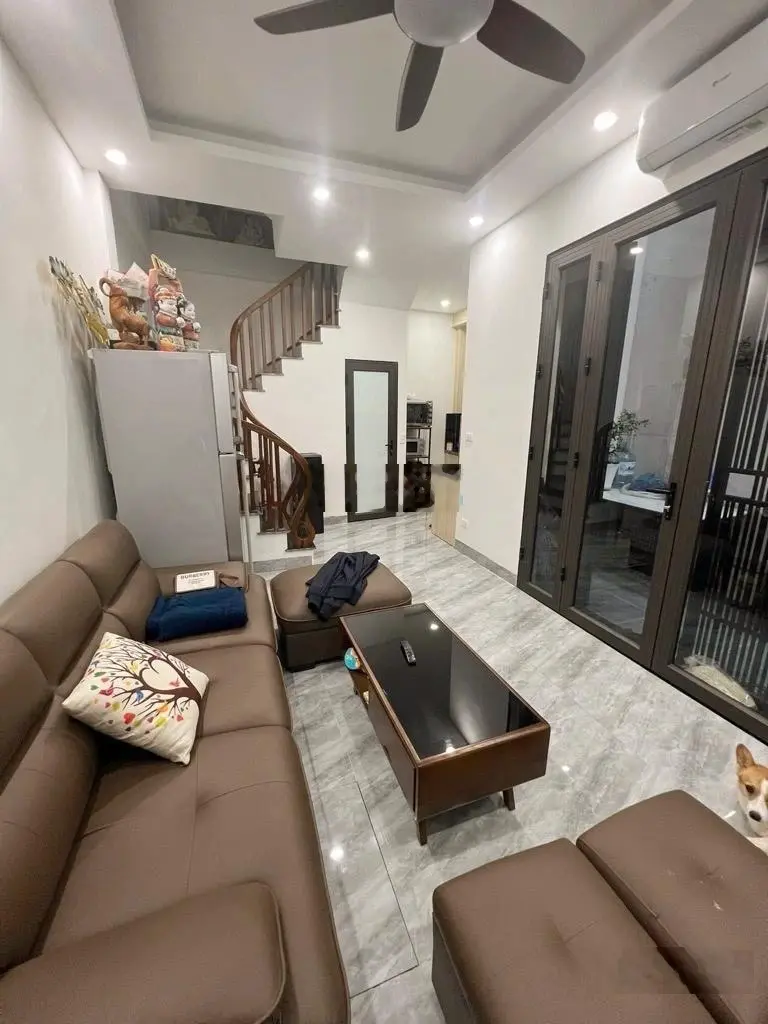 Bán nhà Đàm Quang Trung, Long Biên full nội thất DT 31m2*5T giá 5,63tỷ(đi bộ ra aeon long biên)