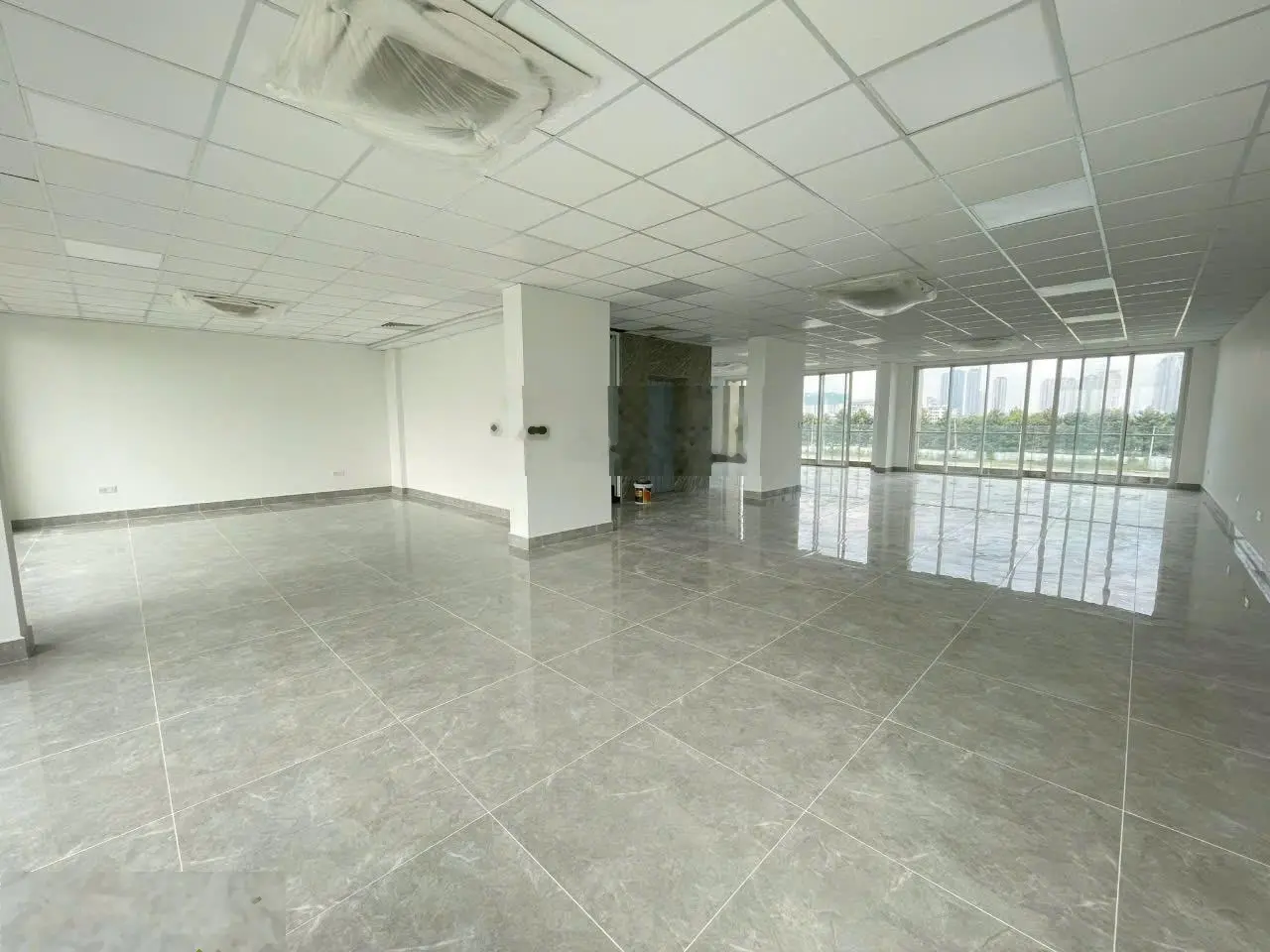Chính chủ bán 1 cặp nhà Nguyễn Cơ Thạch Sala, DT Đất 340.8m2 xây hầm và 5 tầng, đang cho thuê 500tr