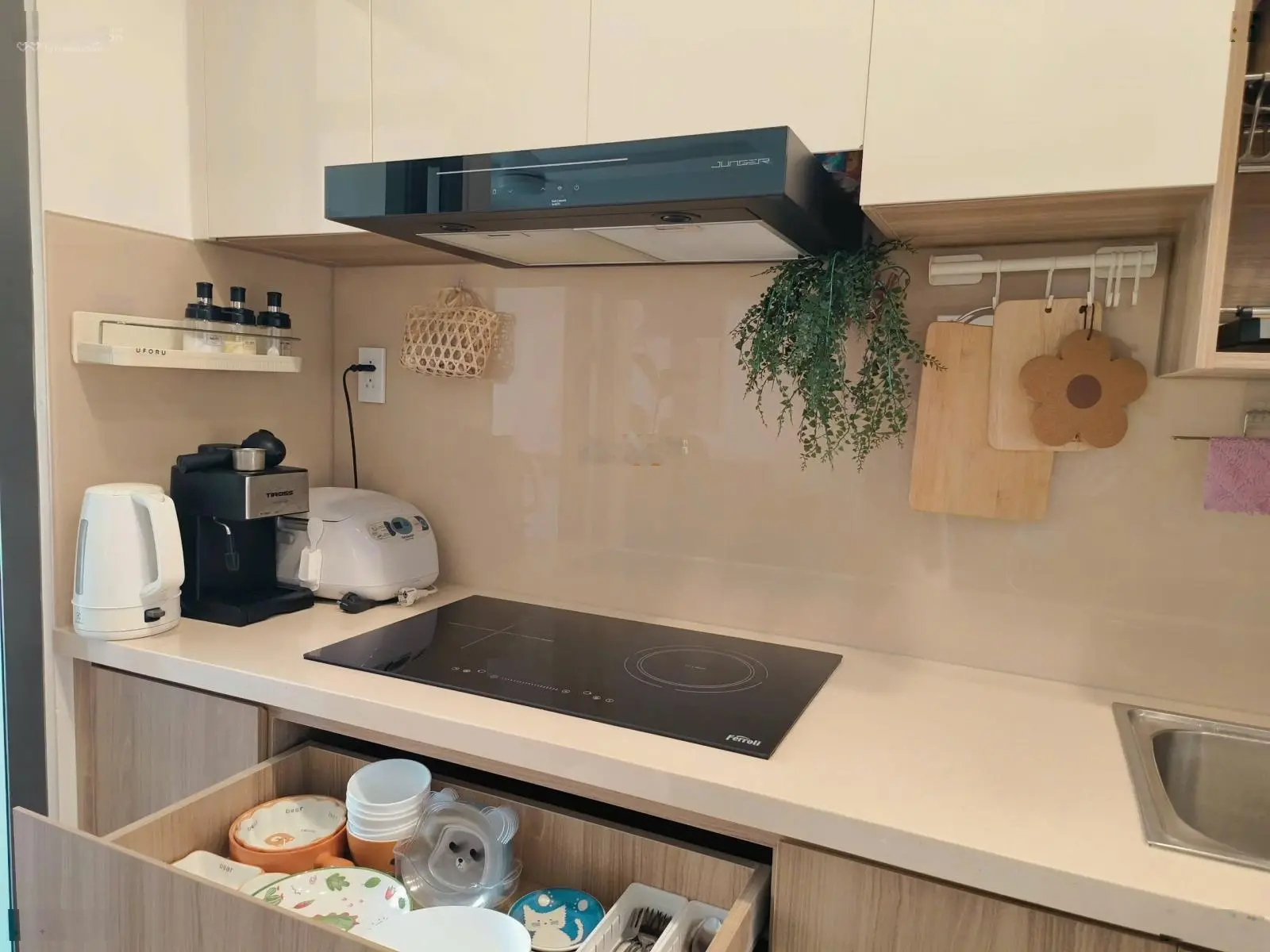 Cần bán Căn Hộ CT9 Khu đô thị Vĩnh Điềm Trung, full nội thất cao cấp