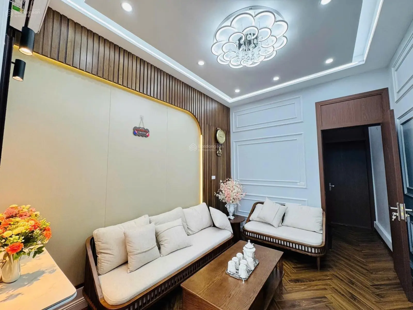 Giá lõi - vị trí lõi - lò đúc - full nội thất - thoáng trước sau - 38m2* 3t - 6.25 tỷ