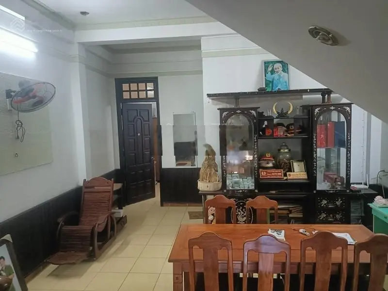 Đường nhựa 5m Thi Sách, Hải Châu, gần cổng sân bay, 65m2, 2.5 tầng cứng sạch 5.2 tỷ