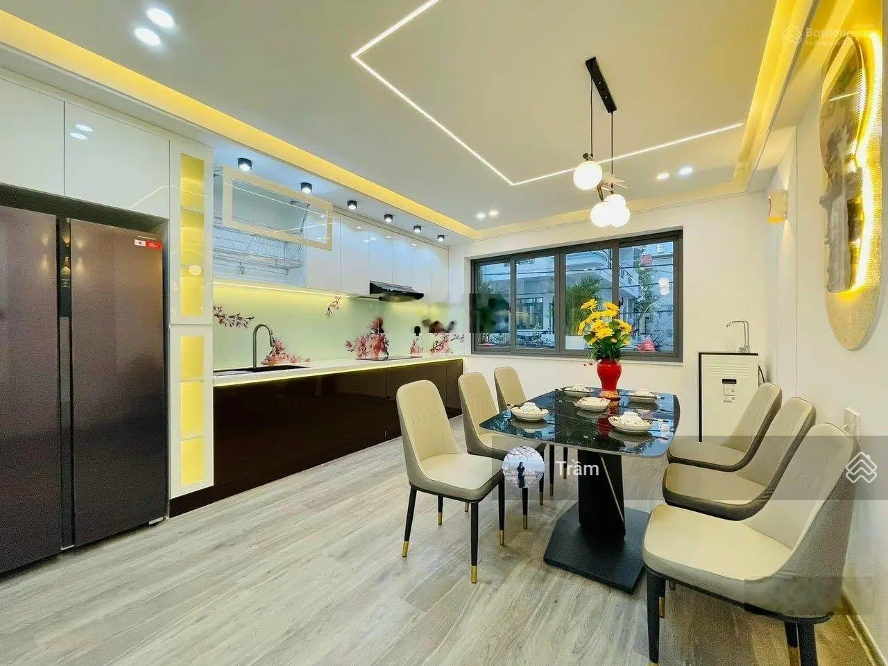 Bán nhà HXH vị trí đẹp Đường Nguyễn Đình Chiểu Quận 3. KC: 4 tầng. DT: 6.2x17m. Giá nhỉnh 24 tỷ.