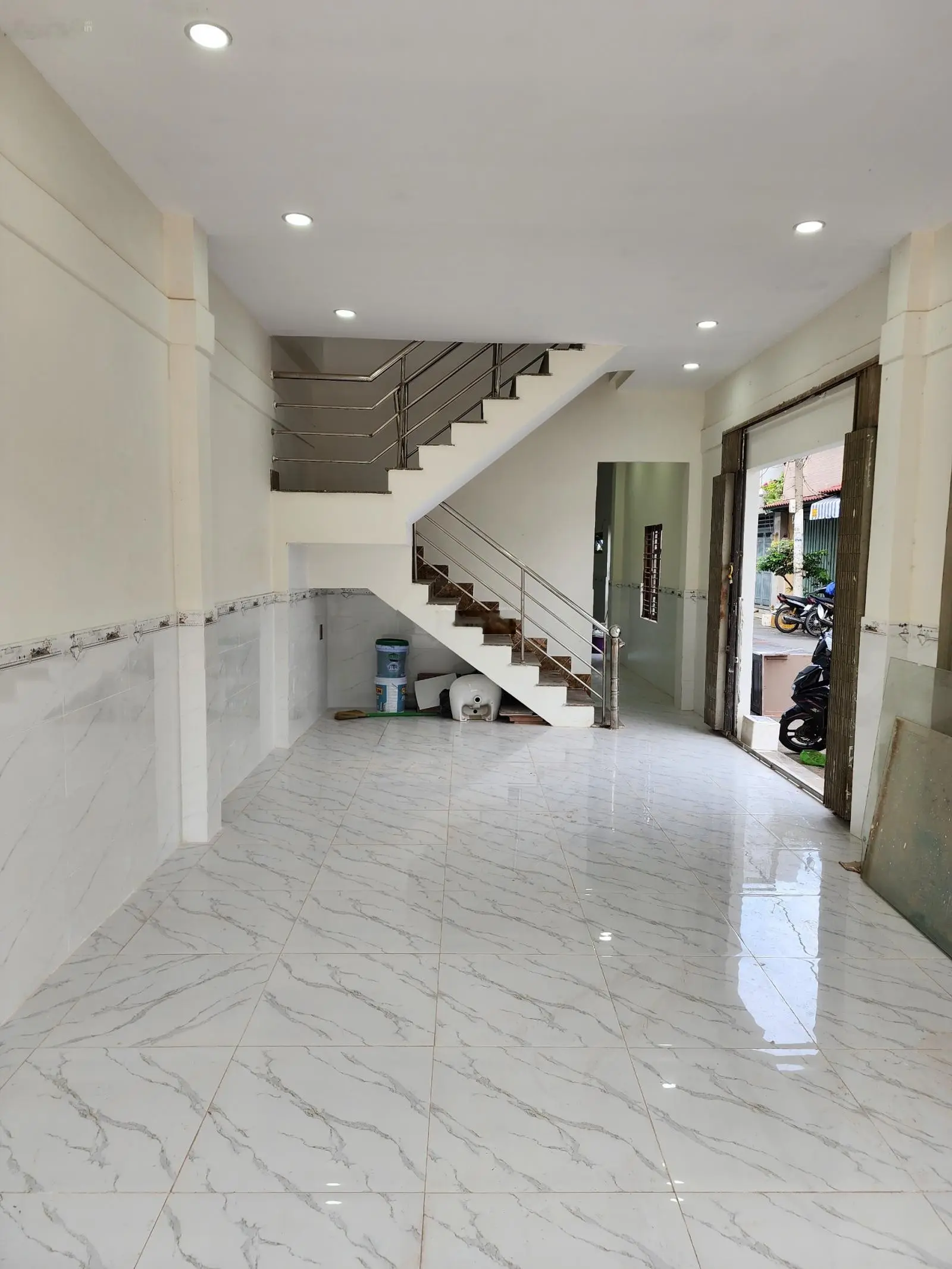 Bán gấp nhà mặt tiền đường 15m kinh doanh 4x17m đường Số 8, Lê Văn Quới