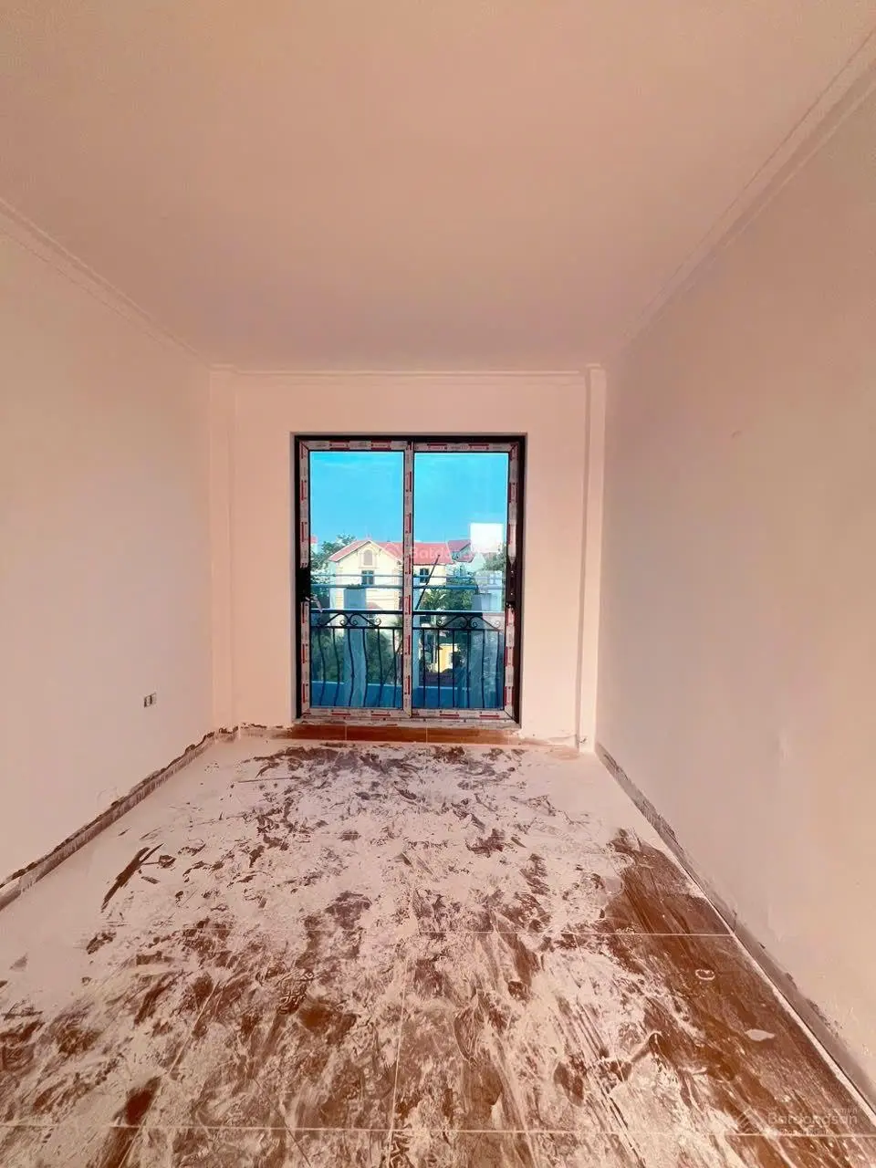 Bán căn S2 33m2x4T, 3.05 tỷ,ngay Đông La, cách Vàng Đai 4 300m
